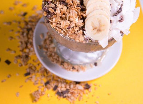 SMOOTHIE BOWL:choose a smoothie as a base. Topped with coconut, granola, banana & agave