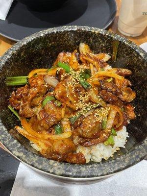 Stone rice pork bowl