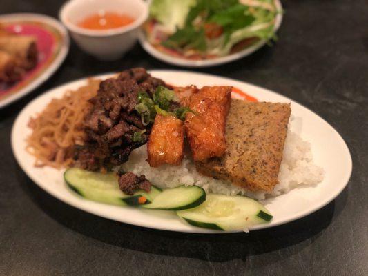 Bean Curd Skin W/shrimp & Grilled Beef On Rice