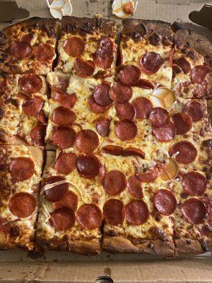 Extra cheese and pepperoni Sicilian pizza. Cooked perfectly and definitely was a delicious tasty pizza!!