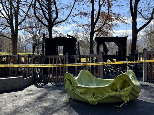 Play structure for littlest kids was burned on or about Feb 8, 2023. Hopefully they'll replace it soon.