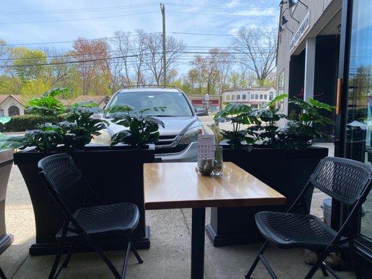 Outdoor dinning area.