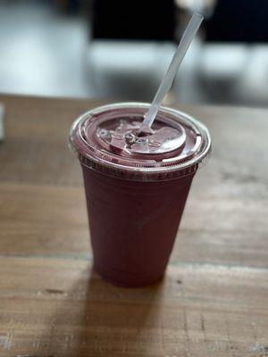 Skinny greens (vanilla whey, frozen berries, collagen)