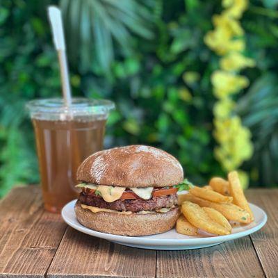 Seasoned Grilled Burger, w/ Lettuce, Tomatoes
Onions, Ketchup, Bar-B Que Sauce, on a Lightly Toasted Bun