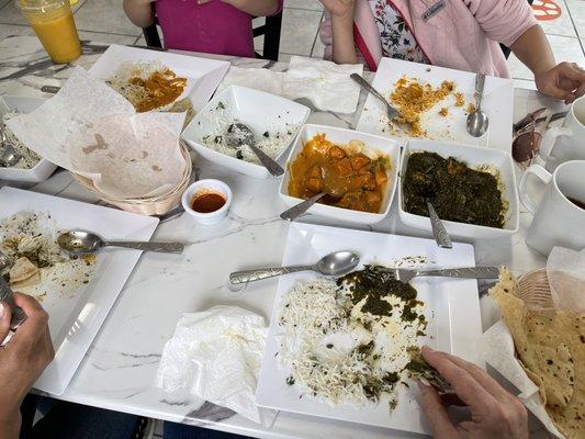 Butter chicken, no butter/dairy chicken Saag.