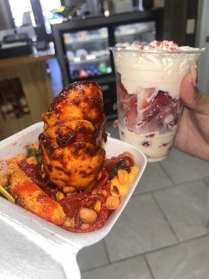 Fresas con crema and mango enchilado