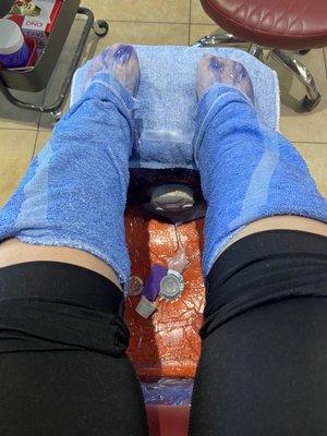 Deluxe pedicure hot wax and hot towel process