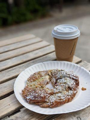 Pistachio croissant