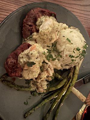 Petite fillet with crab meat and shrimp, mashed potatoes and asparagus.  Very delicious.