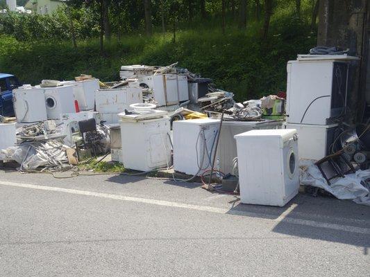 Refrigerators & Freezers, Kitchen Appliances Removal
 www.takemyjunkco.com