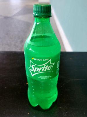 20oz Sprite Soda $3.49 (11/29/21). @ChowMeinExpress #Honolulu #AirportFood #ChineseFood #FastFood #FoodPorn