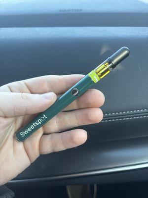 Vape pen battery mentioned in the review.