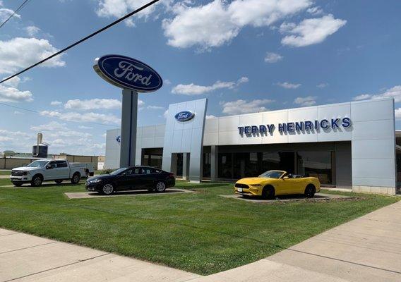 Terry Henricks Ford