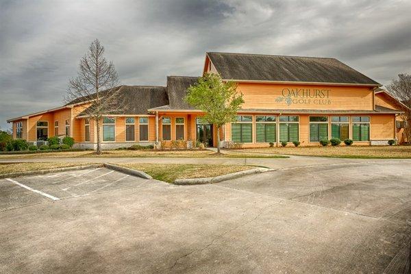 Oakhurst Clubhouse and rain is a coming.