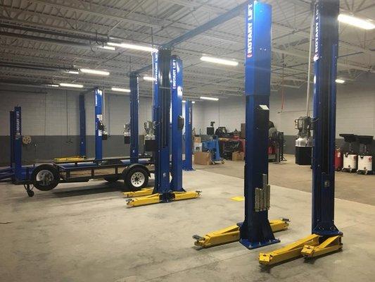 The clean and well maintained service bays at Elite Auto and Tires are a reflection of our attention to detail and pride in o...