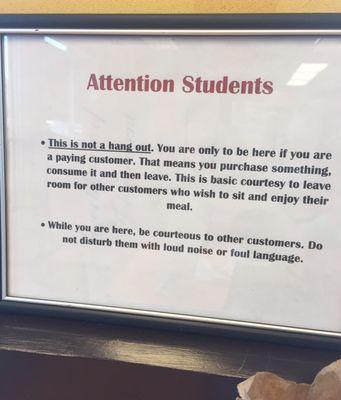 Students go hang at Starbucks