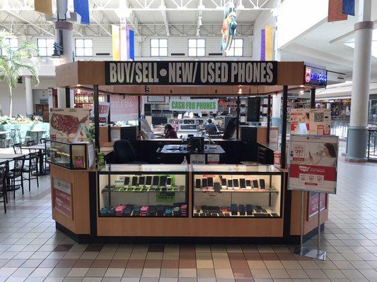 Located in Savannah mall food court