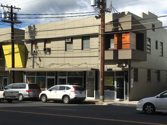 3480 Waialae Avenue, between 9th and 10th Avenue.  Door is between the white SUV and the telephone pole.