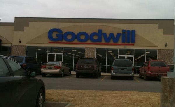 Front of Goodwill in Bentonville