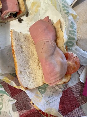 Look this bs suppose to be a Cold Cut Combo where the rest of the sandwich.