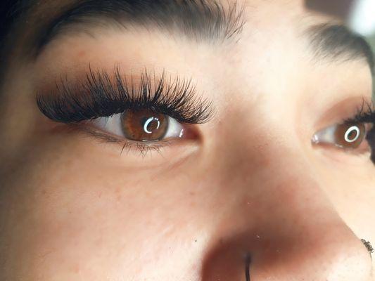 Hybrid style of cashmere mink lashes