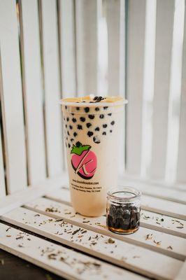 Jasmine milk tea with boba and egg pudding - a true classic!