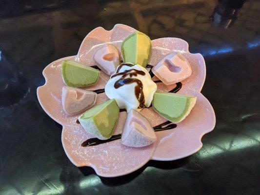 Red bean and green tea mochi ice cream