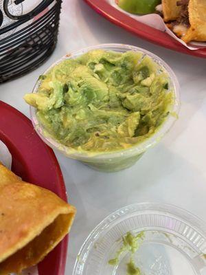 Fresh CHIPS & GUAC (4oz)