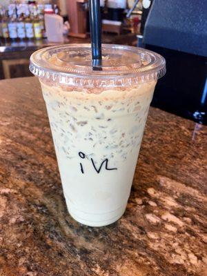 Iced vanilla latté