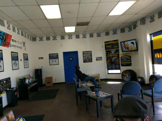 Clean waiting room & restroom! There's a sweet TV, water cooler & a Keurig!