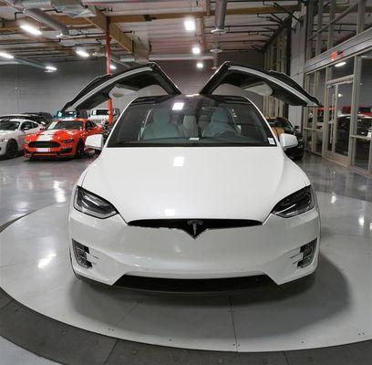 Tesla Model X P90DL Signature Series