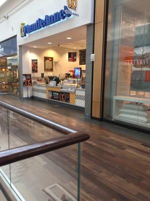 Auntie Anne's of Natick -- Natick Mall : 1245 Worcester Street / Route 9, Natick            Storefront