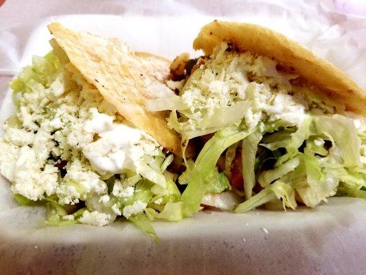 Gorditas con carne picadillo de res - ground beef.