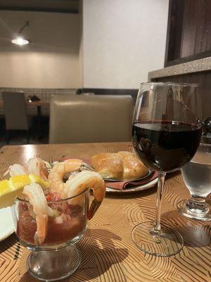 Jumbo shrimp cocktail and bread