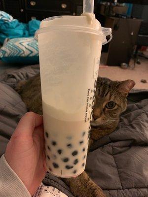 Jasmine Milk Green Tea with amber bubble and milk cream  *cat sold separately