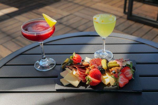 Enjoy Drinks & Appetizers on our Rooftop