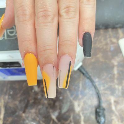 Nailart # Coffinshape w orange & black