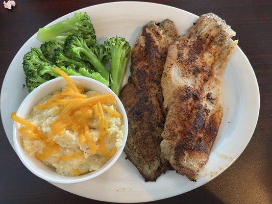 Blackened grouper, steamed broccoli and cheese grits