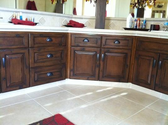 oak cabinets refinished in a glaze finish