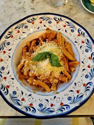 Rigatoni pomdoro