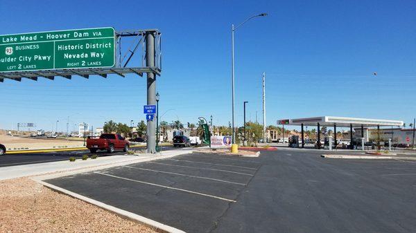 At the busy Boulder City crossroads will soon be a 7-Eleven.