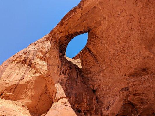 Suns Eye, Monument Valley | Instagram: @telephonesmoothie