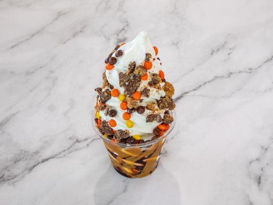 Reese's Sundae. 
Sundae loaded with Reese's pieces, reese's cup, peanut butter sauce and hot fudge.

#icecream #frozenyogurt