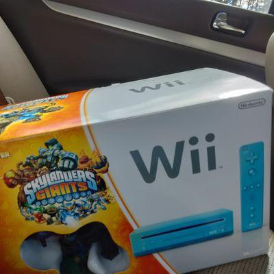 I bought a special edition skylanders giants blue wii for 127$