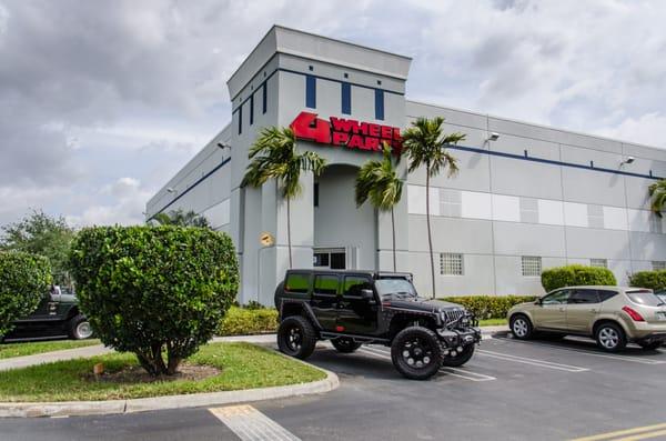 4 Wheel Parts Miami Store Front