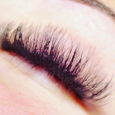 Eyelash extension natural