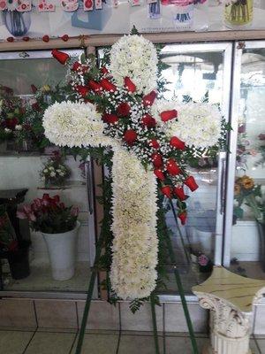 Large size cross with red roses