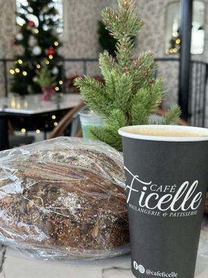 Stopped in for a seeded sourdough loaf and had a double shot latte with soy milk and blue pea flower latte. Lovely stop. Kind servers.