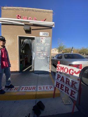 Drive thru smog check and DMV renew extremely convenience