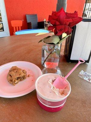 Biscoff cookie & Butter Pecan ice cream